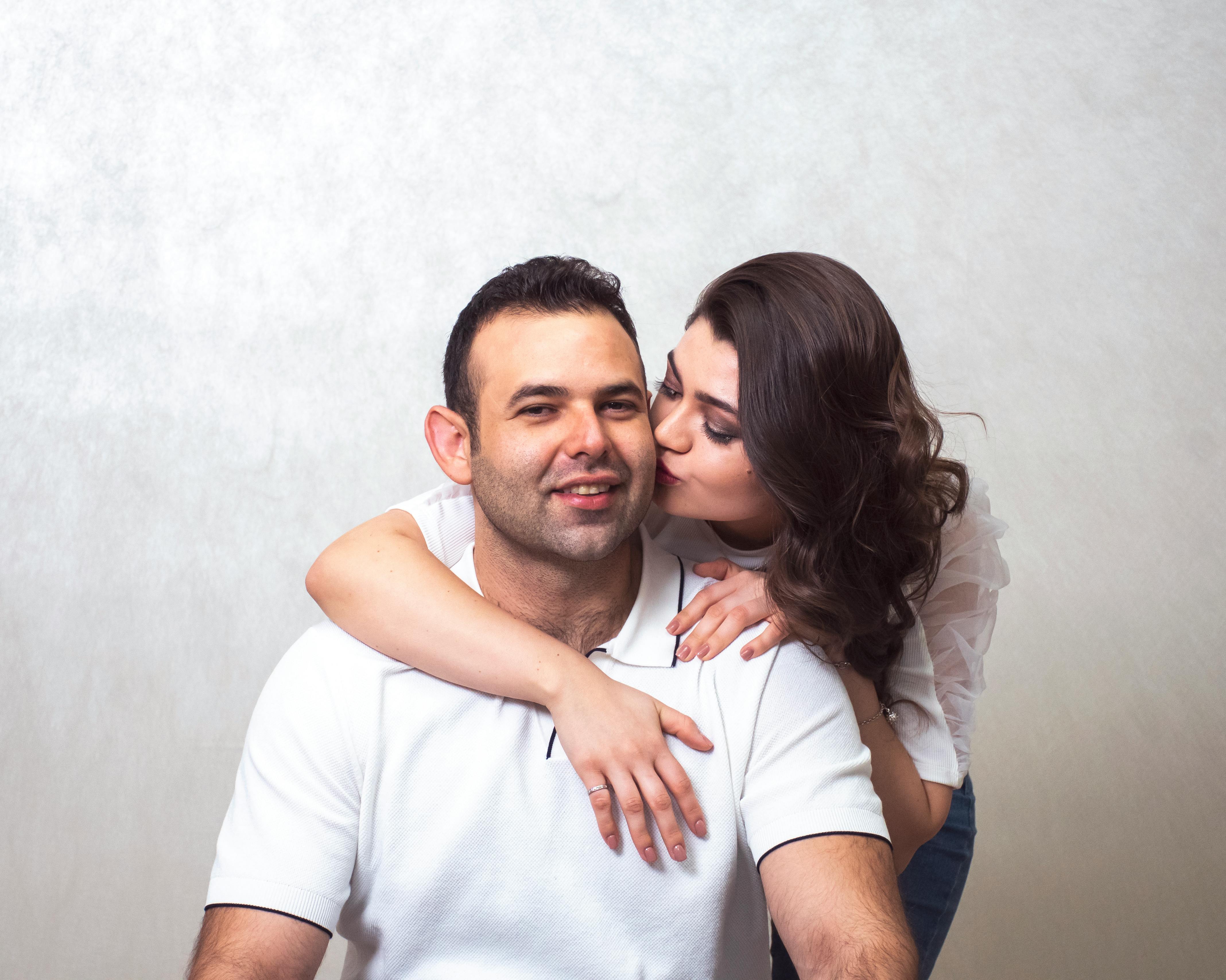 Red flags et green flags : 20 signes pour reconnaître une relation saine (ou toxique)