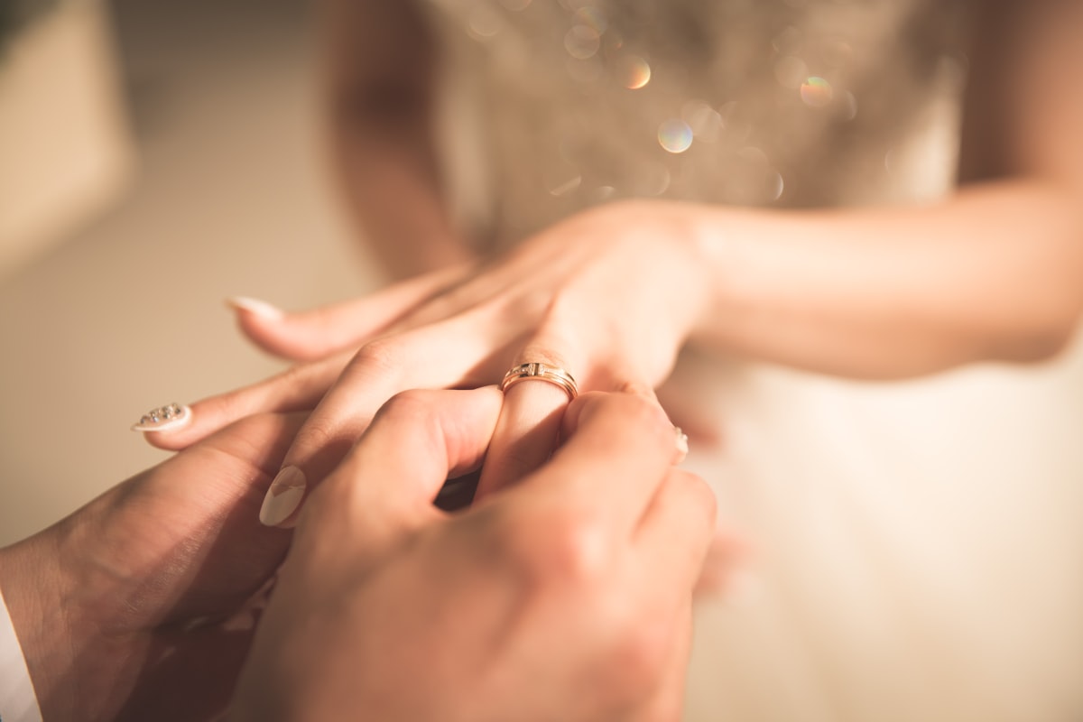 20 wesentliche Fragen, die man sich vor der Hochzeit stellen sollte